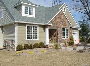 8 Nancy Pl, White Plains, NY 10607