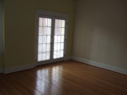 3rd image of 11 E Grace St