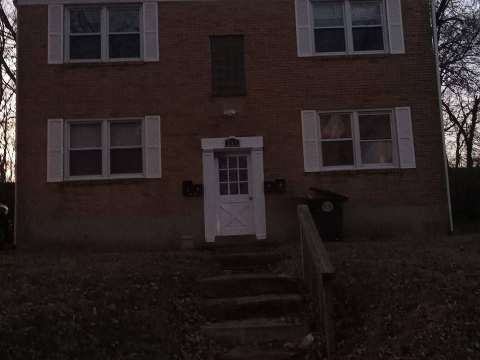 1st image of 257 Valleyview Dr APT 2