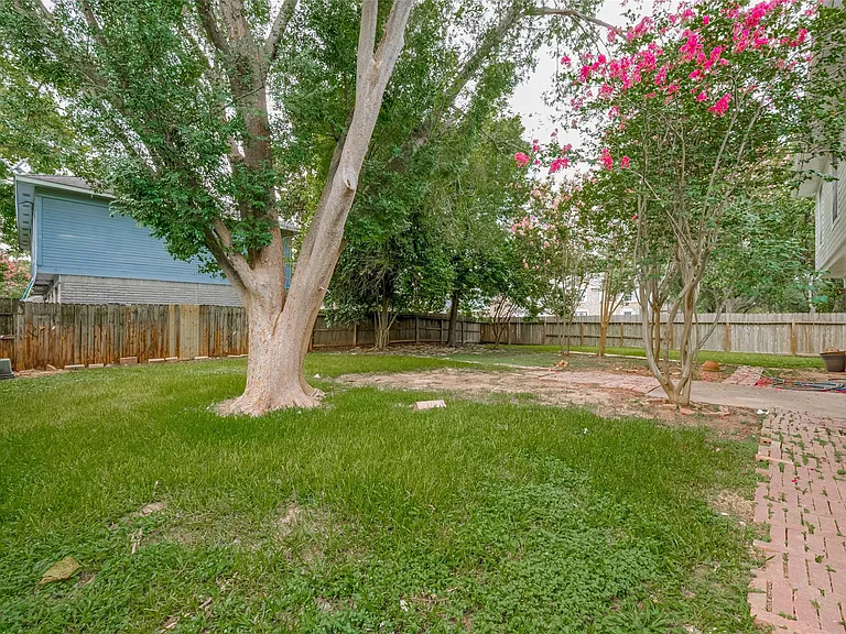 3610 Bee Bayou Ln — Photo 36