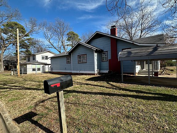 2nd image of 324 W Plum St