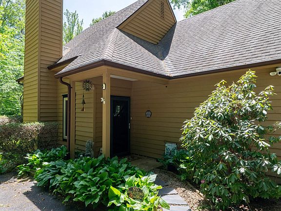 3rd image of 352 Daniels Rd