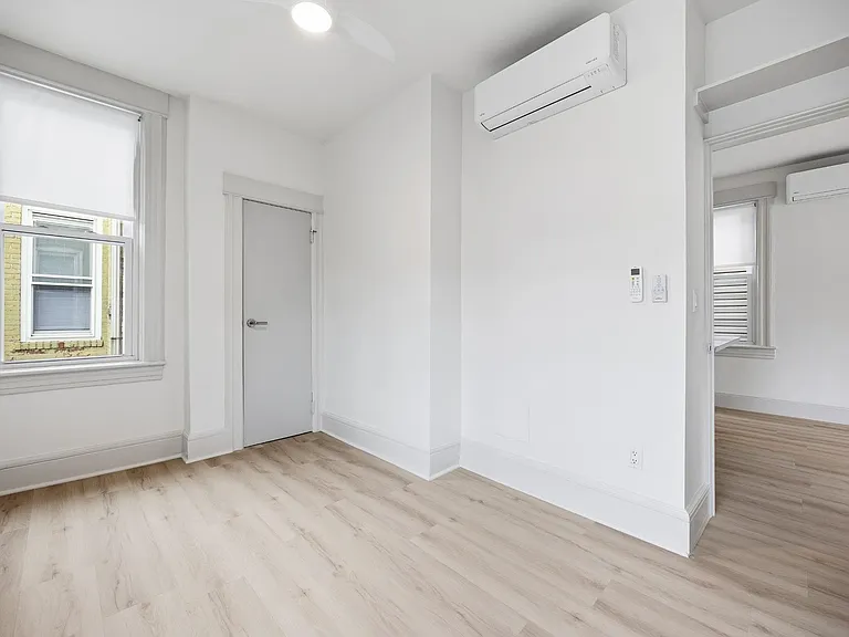 42 W 47th St #2R — Photo 14