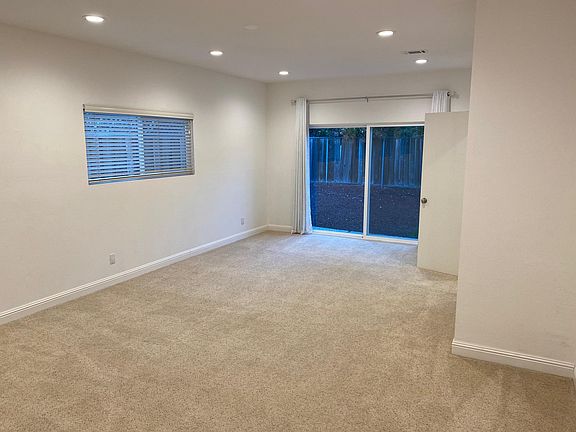 Bonus/Game Room from doorway