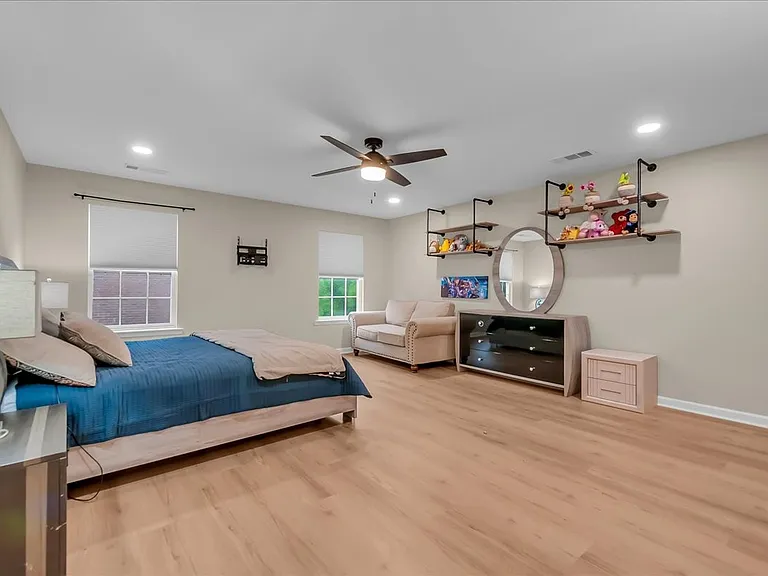6000 Thrush Ct — Photo 32
