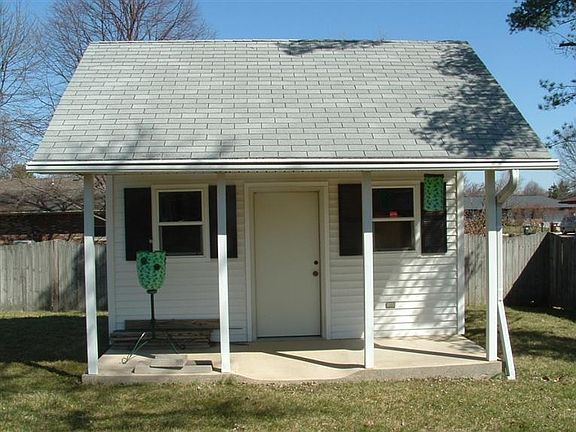 3rd image of 2665 Haverstraw Ave