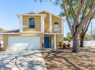 2220 Ridgemore Dr, Valrico, FL 33594