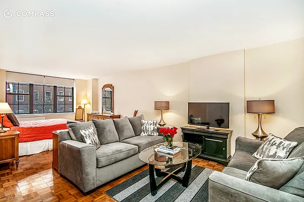 Sold by Compass | media 1