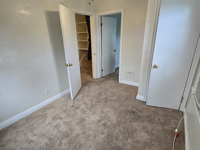 610 Monroe St #B — Photo 15