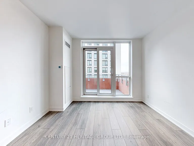 8888 Yonge St #708 — Photo 11