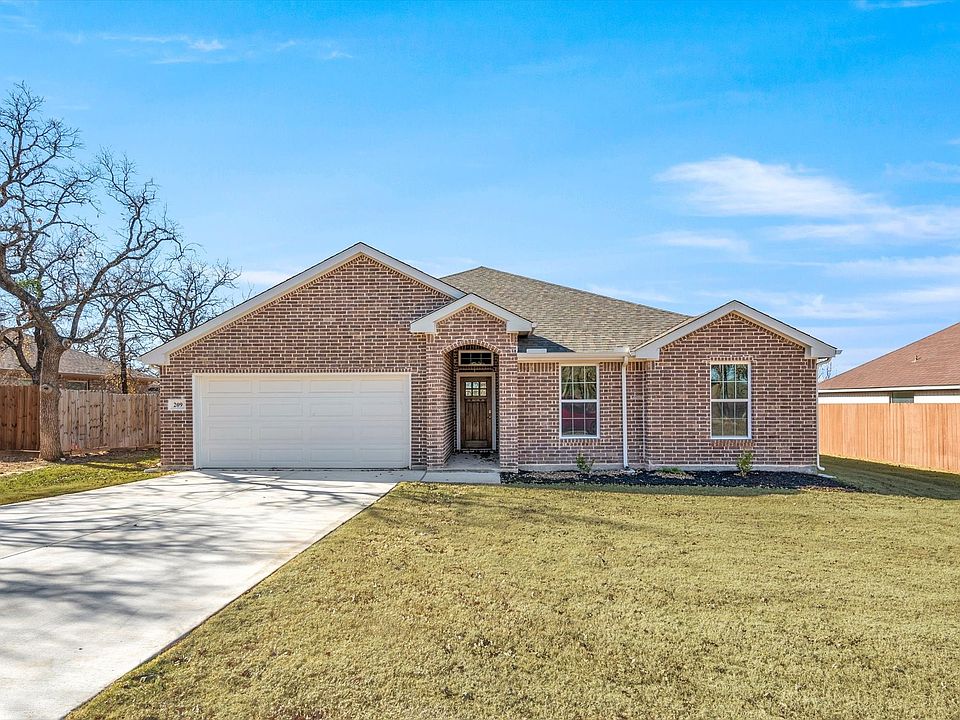 1st image of 209 Shady Oaks Dr