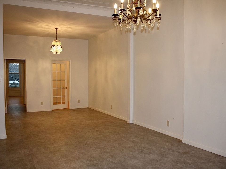 1st image of 333 Smith St Floor 2