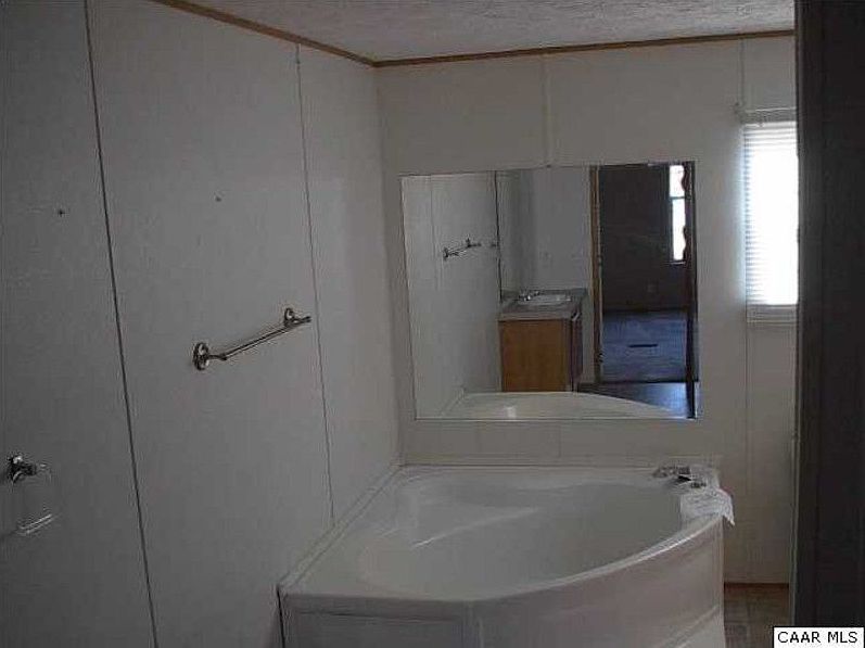 2nd image of 125 Rock Rd