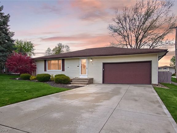 4th image of 7434 Meadow Ln