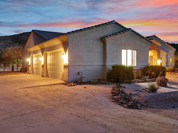 2nd image of 1211 E Hohokam Ln