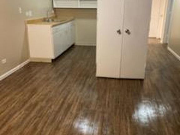 3rd image of 2800 W Illinois Ave APT 27