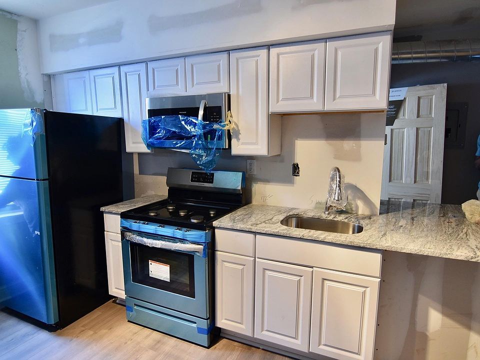 1st image of 2206 N Howard St #1