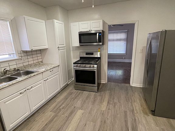 5th image of 62 Fernwood Ave Room 5