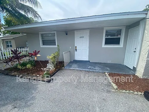 4329 Cocoanut Rd Photo 1 4329 Cocoanut Rd Photo 1