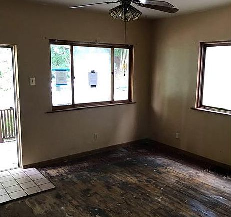 3rd image of 529 Westminster Ave