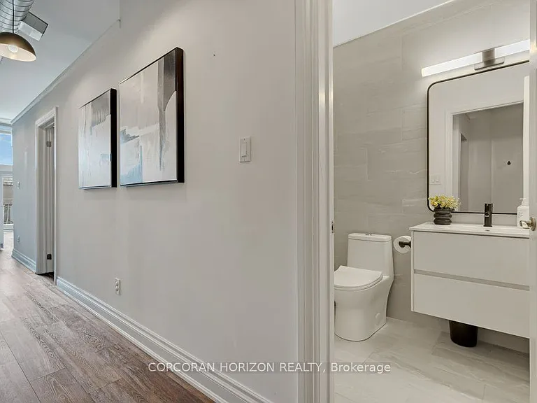 276 King St W #209 — Photo 9