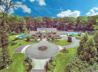 470 Woodbury Rd, Cold Spring Harbor, NY 11724