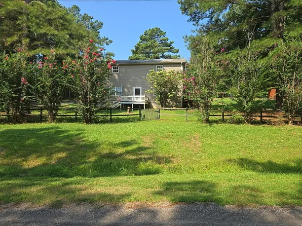 120 Oakview Dr, Adamsville, TN 38310