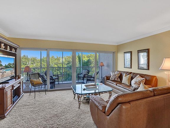 4th image of 1537 E Hillsboro Blvd APT 542