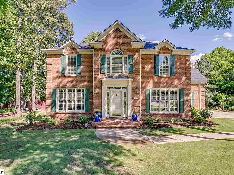 1st image of 105 Brook Hollow Ct
