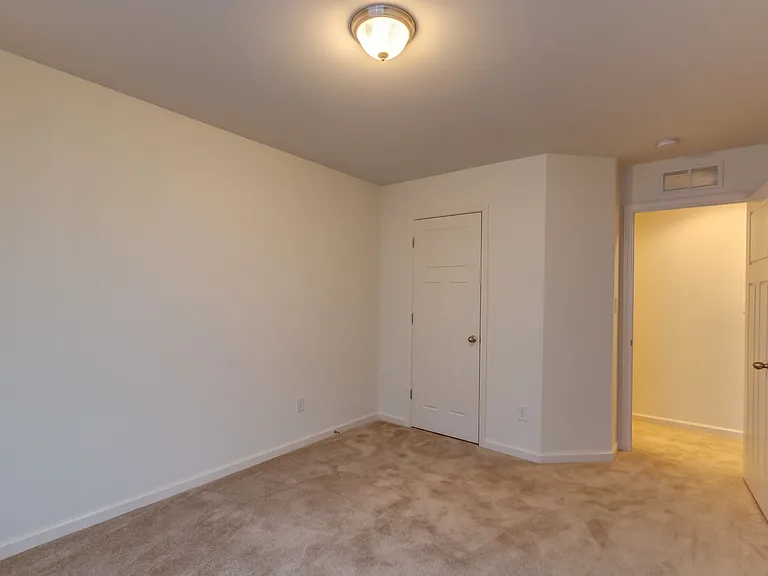 The Townhomes at Glasford Square — Photo 21