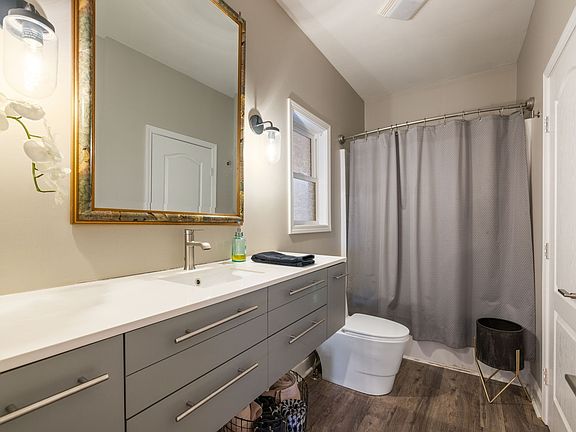 29th image of 442 Lakeview Cir