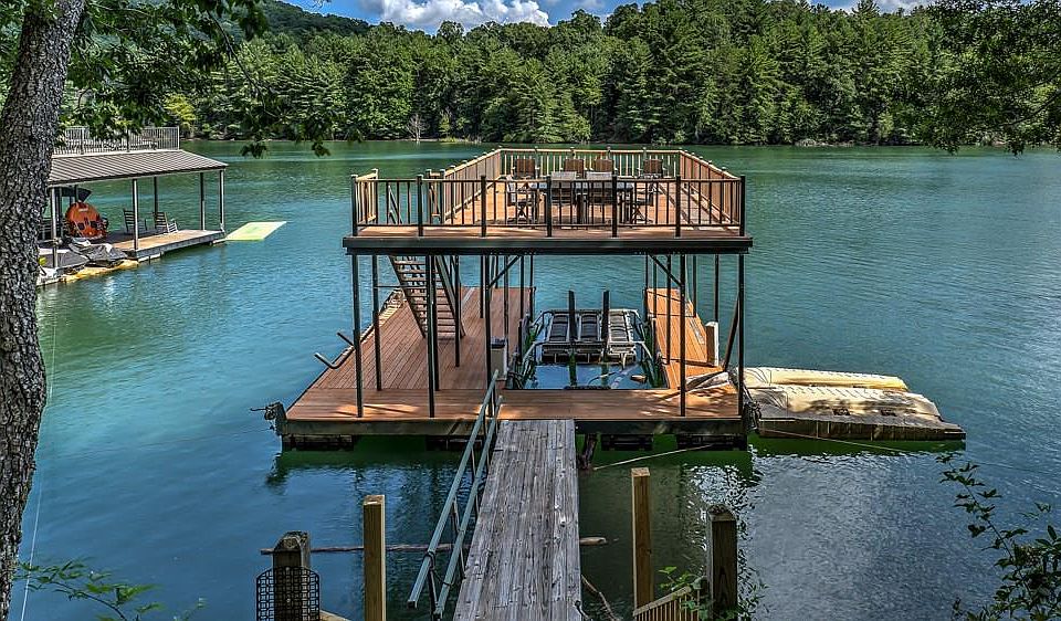 1st image of 670 Magnolia Dr