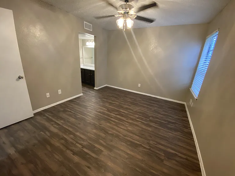 Walnut Creek Apartments — Photo 102