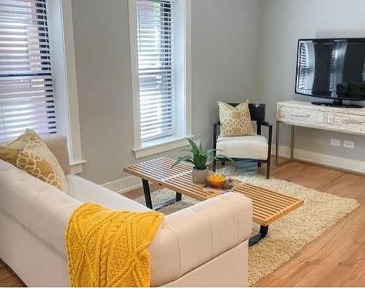 1st image of 352 W Dickens Ave #65xyenynv