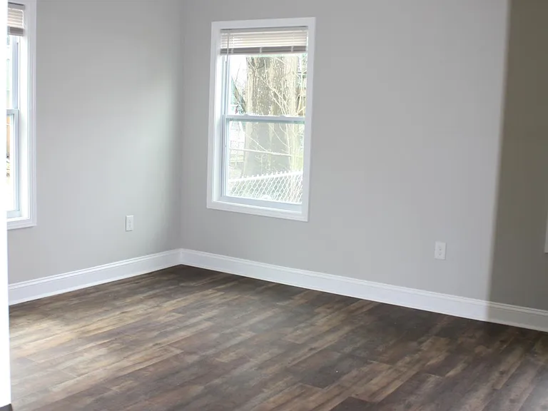 Master Bedroom - Bigger Than the Pic Shows