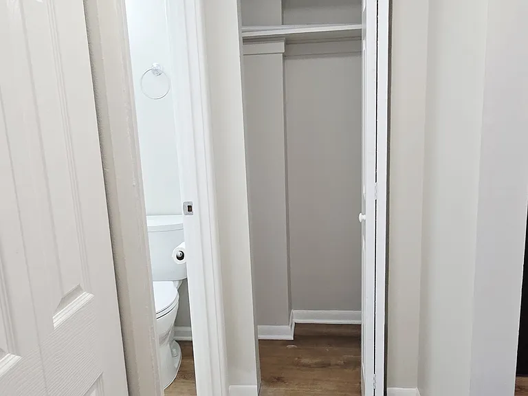 11013 S Lloyd Dr #4 — Photo 9