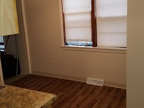 5th image of 1527 Lincoln Ave