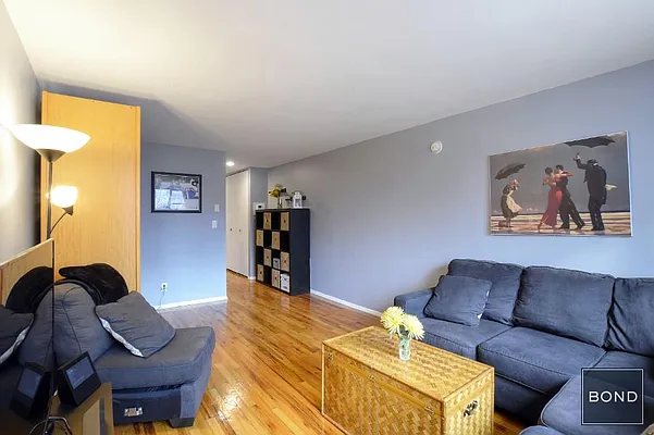 Rented by Bond New York | media 11