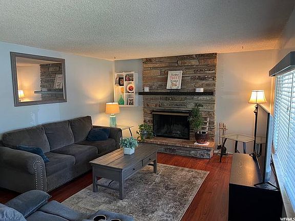 3rd image of 4399 W Walter Way