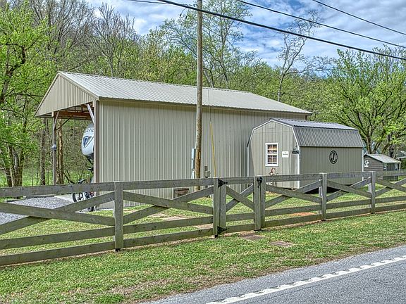 3rd image of 1660 Wolf Creek Rd