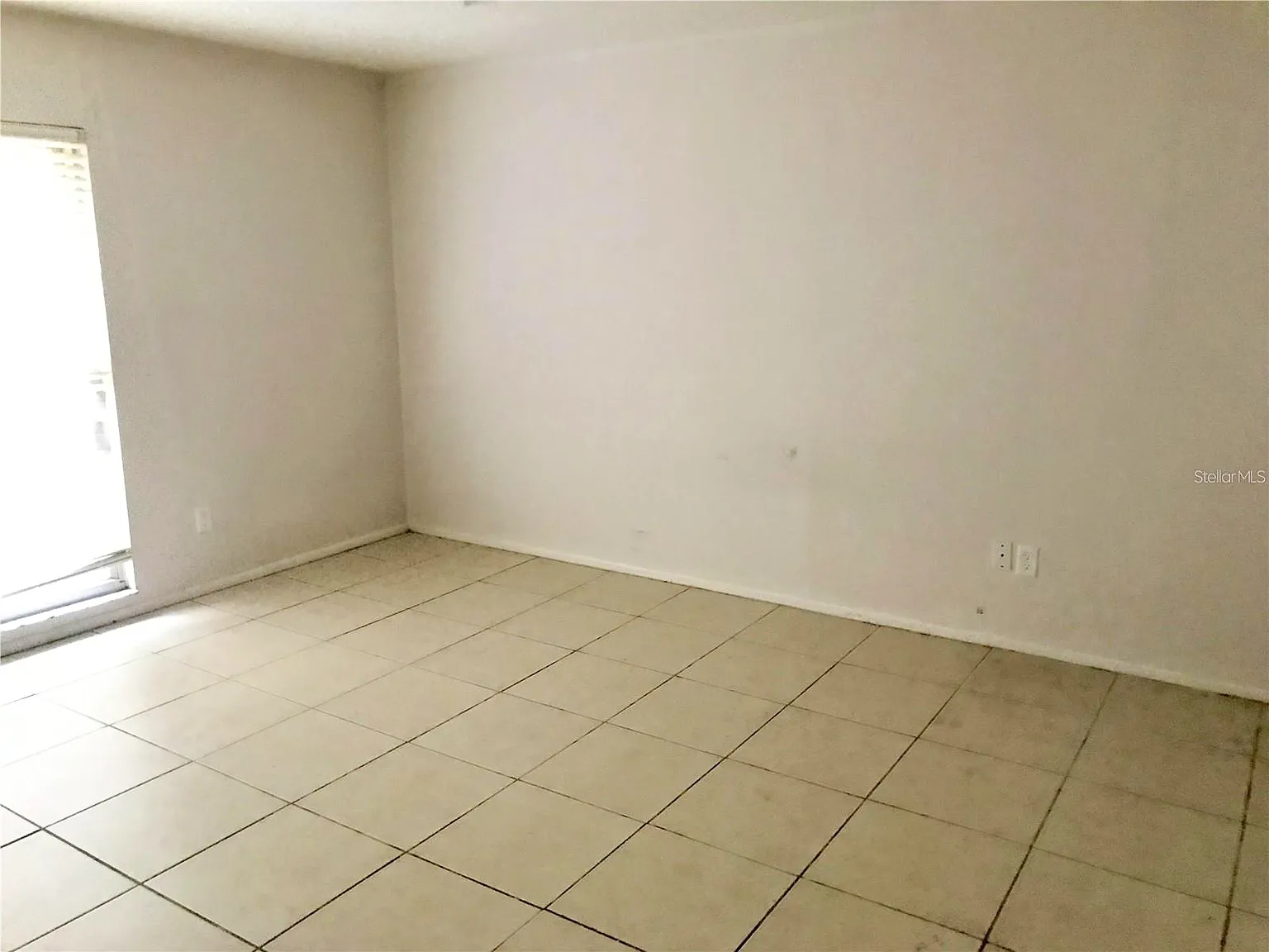 2 bed, 1050 sqft, $1,860 — Photo 4