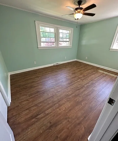 122 S Pleasant St — Photo 6