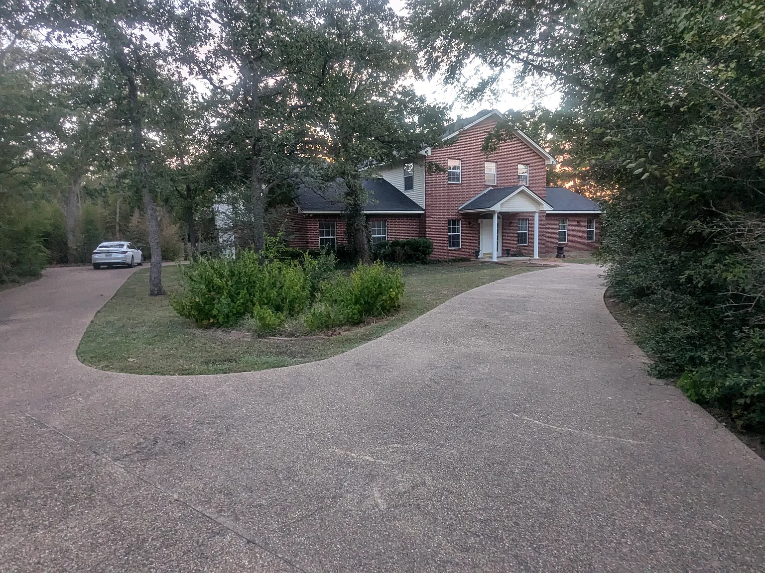 5 bed, 3.5 bath, 2950 sqft, $3,900 — Photo 1