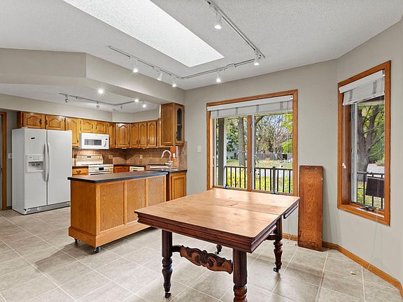 4th image of 12354 Magnolia Cir NW