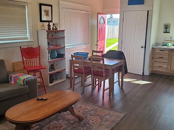 Open floorplan view of living room and kitchen.
