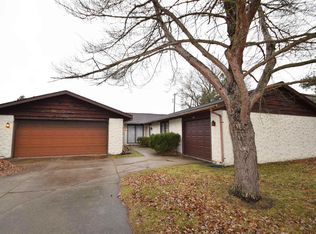 200 W Charter Dr #202, Muncie, IN 47303