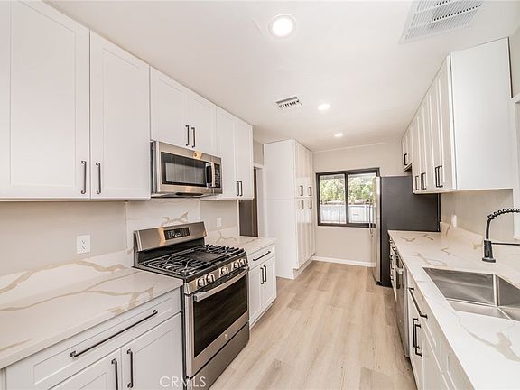 5th image of 1771 N San Gorgonio Ave