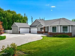 7802 Easy St, Yakima, WA 98908