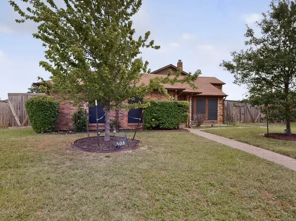 508 Justice Dr, Cedar Hill, TX 75104