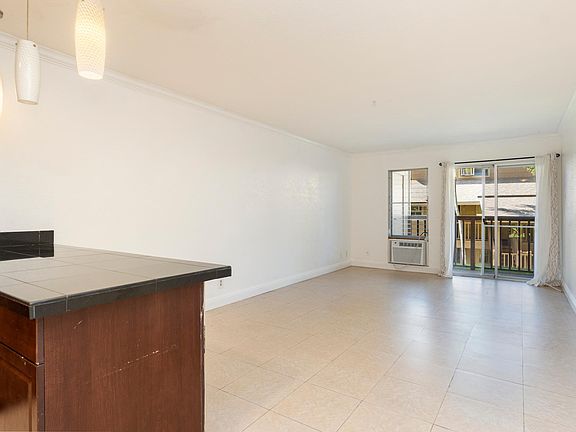 4th image of 98-834 Noelani St